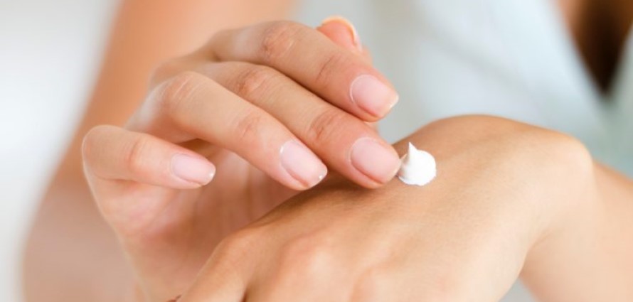 HOW TO TREAT SENSITIVE SCAR TISSUE AFTER BREAST CANCER: Massage to